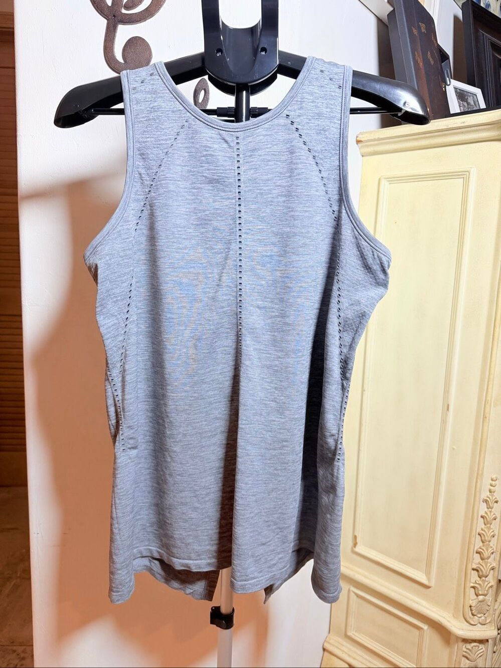 Athleta tank